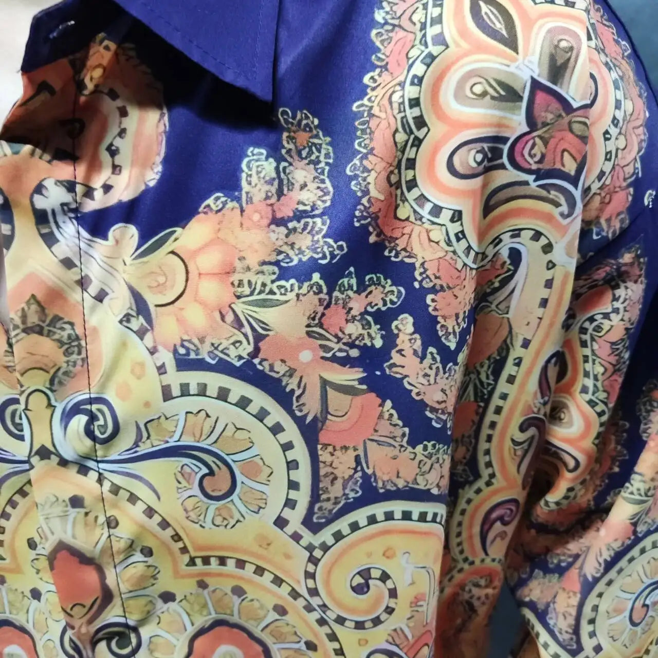 Blue Geometric Contrast Color Shirt