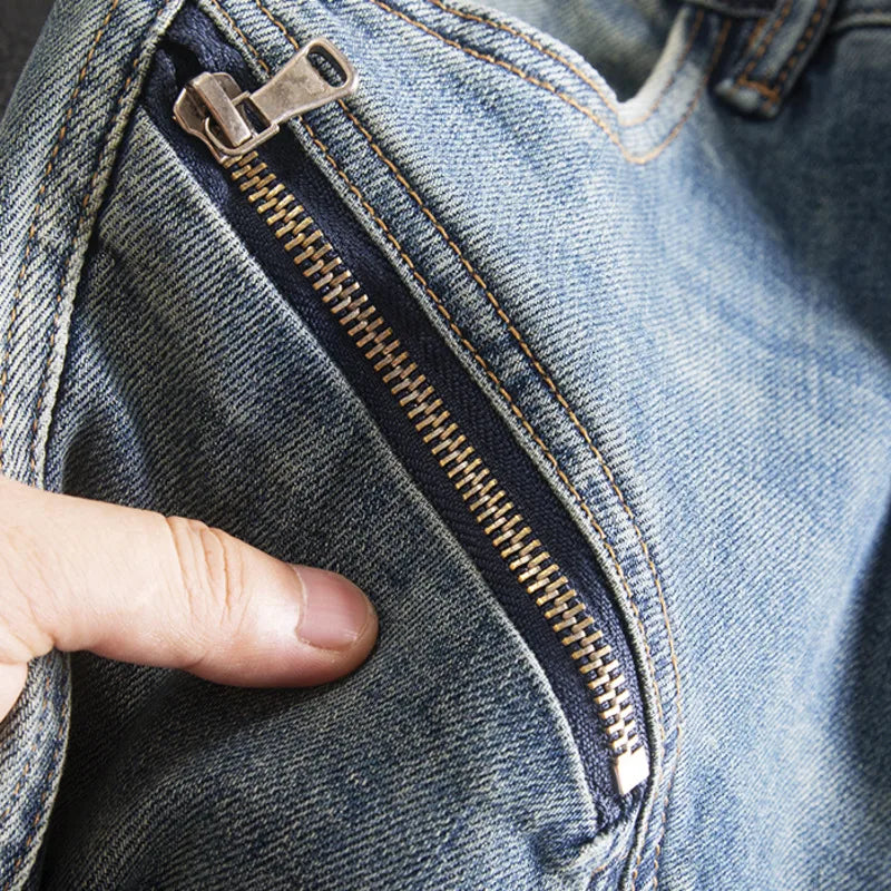 Zippered Pockets Solid Pattern Jeans