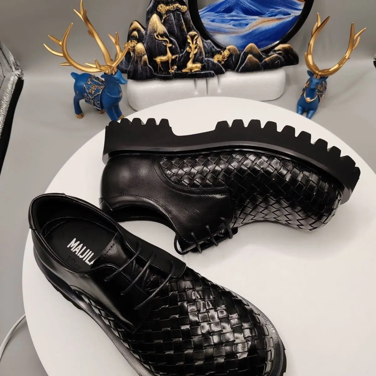 Round Toe Woven Upper Black Shoes