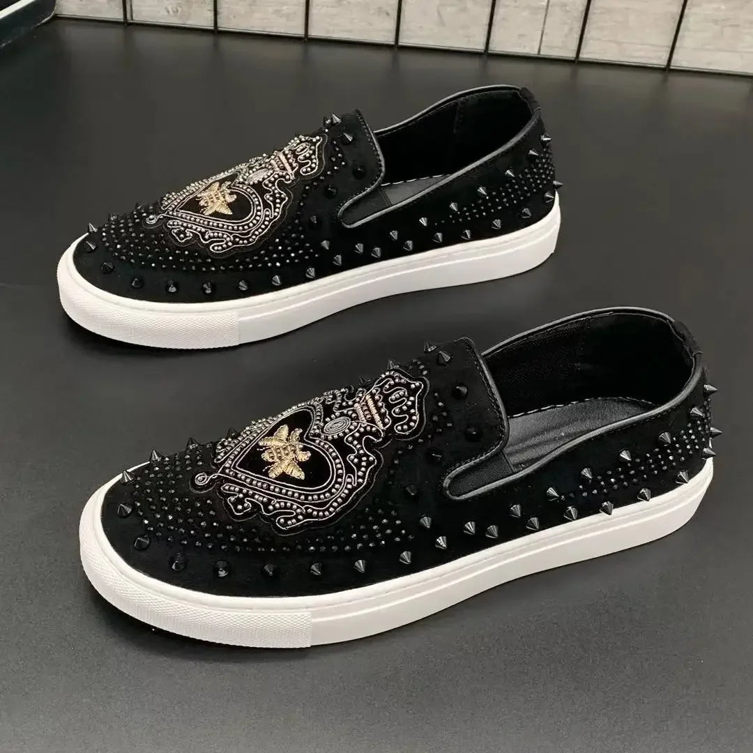 Embroidery Rivet Flat Men's Loafers