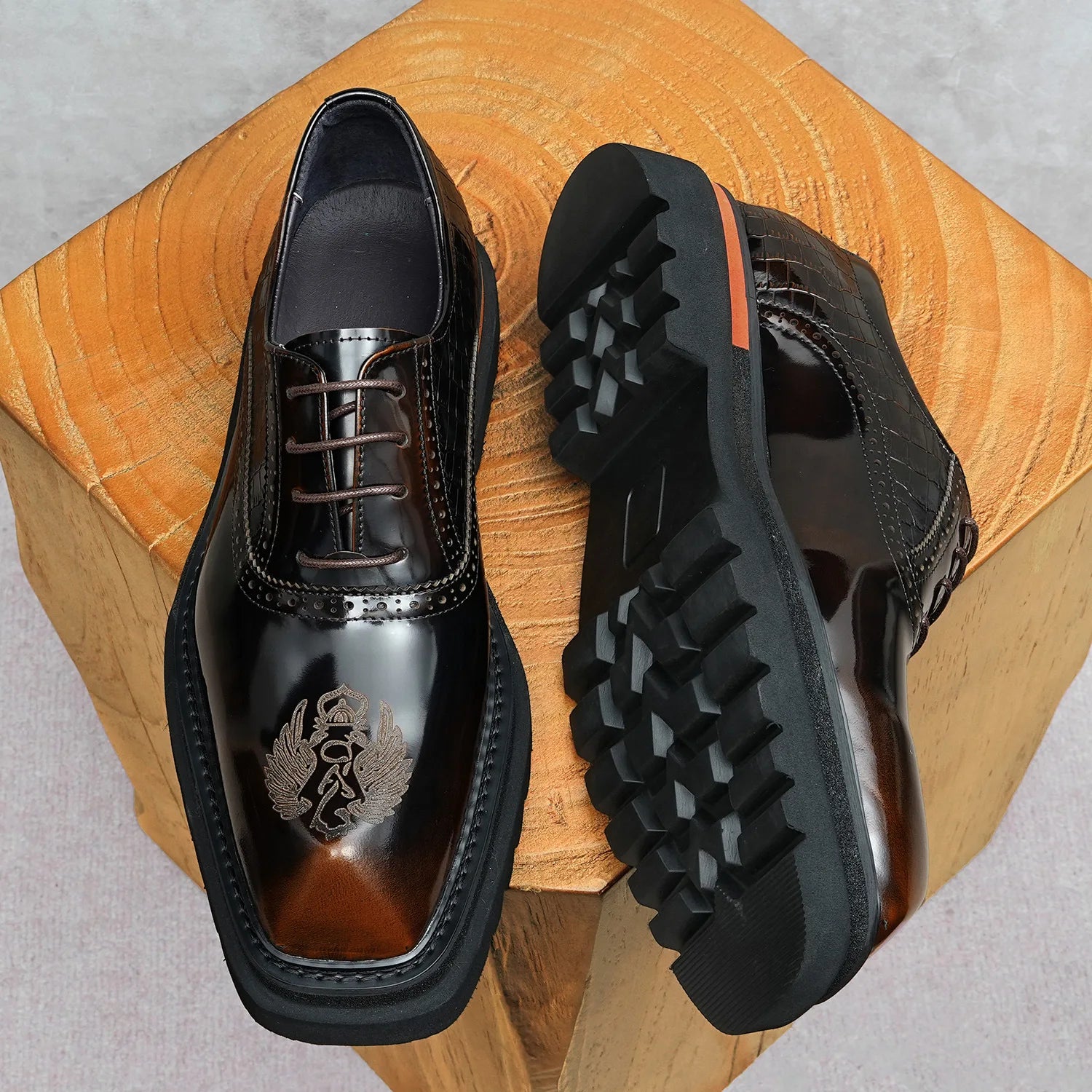 Laser Carved British Style Leather Shoes
