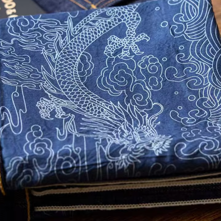 Retro Dragon Printed Ankle Jeans