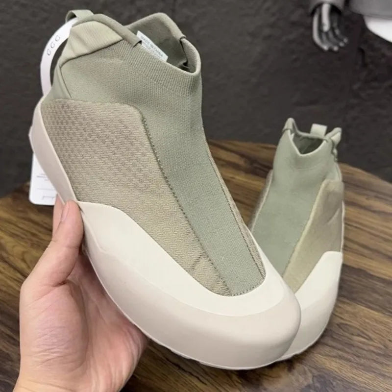 Round Toe Solid Slip-On Sneakers