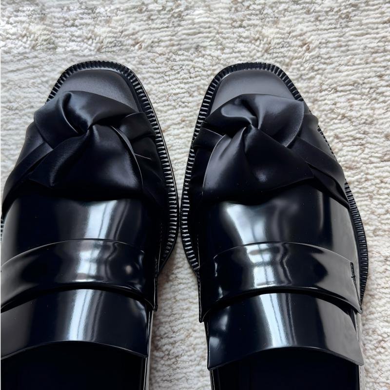 Black Fashionable Satin Bow Leather Loafers