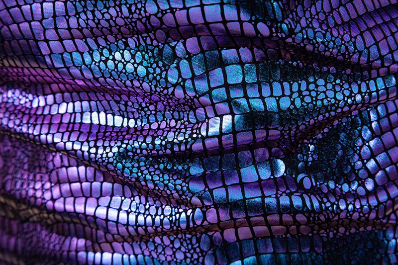 Solid Shiny Snake Pattern T-Shirt