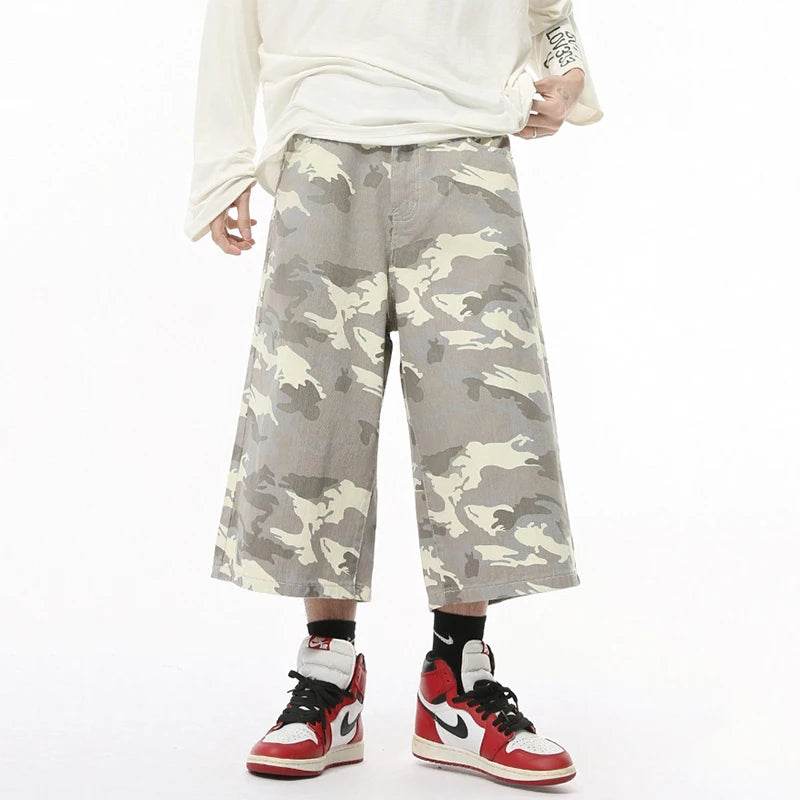 Camouflage Contrast Color Loose Capri