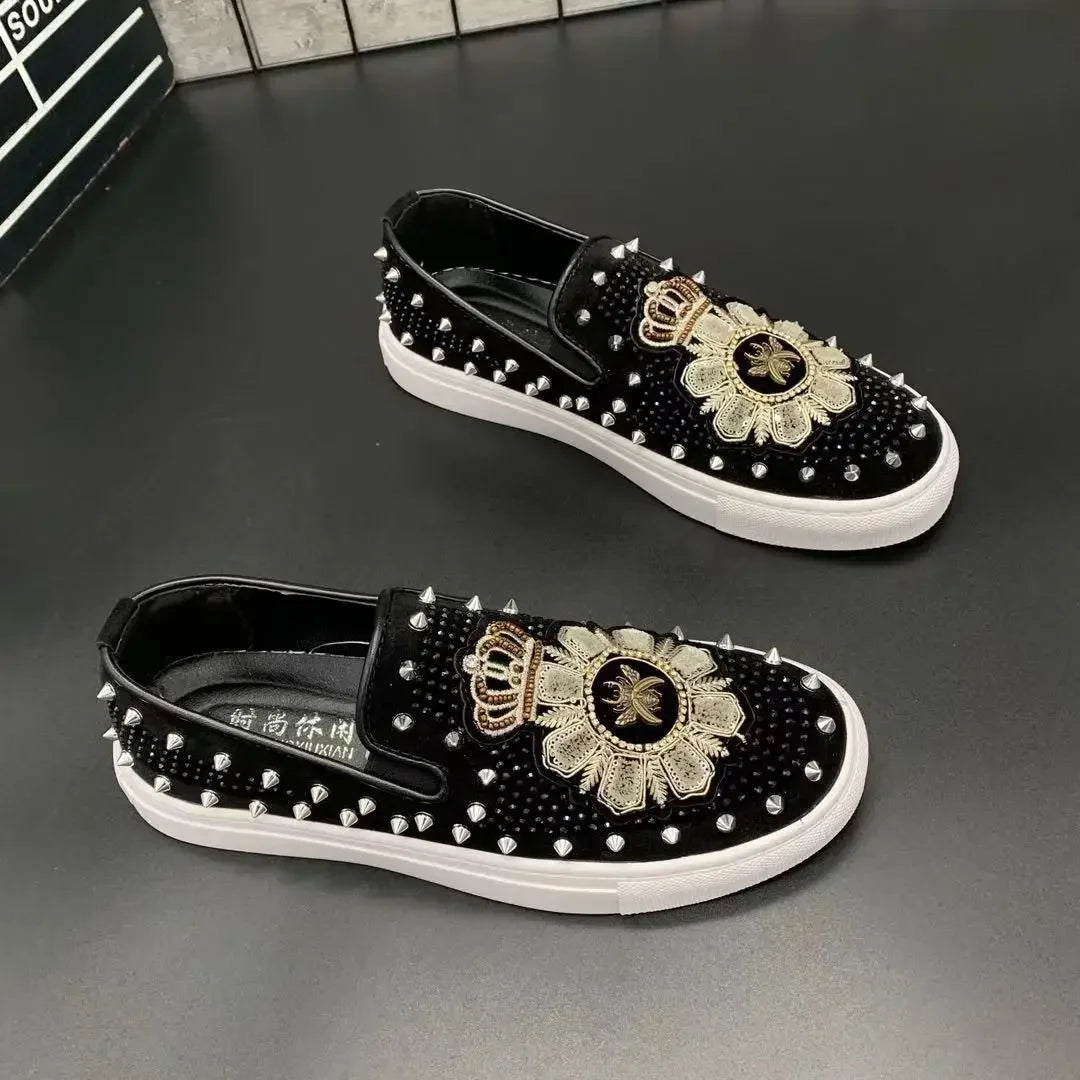 Embroidery Rivet Flat Men's Loafers