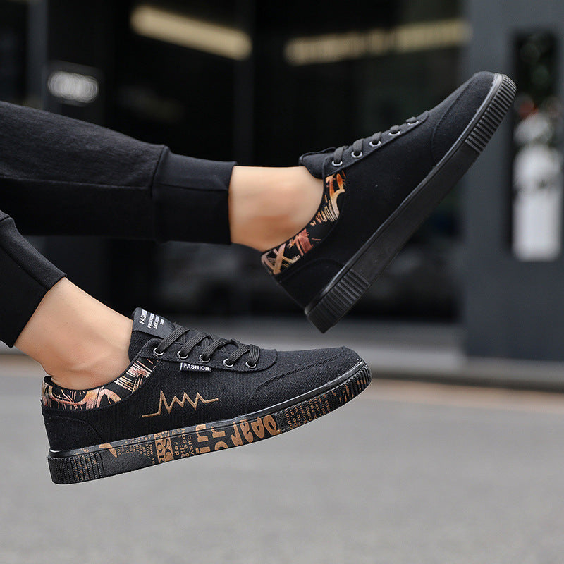 Printed Soles Men Embroidered Low Top Sneakers