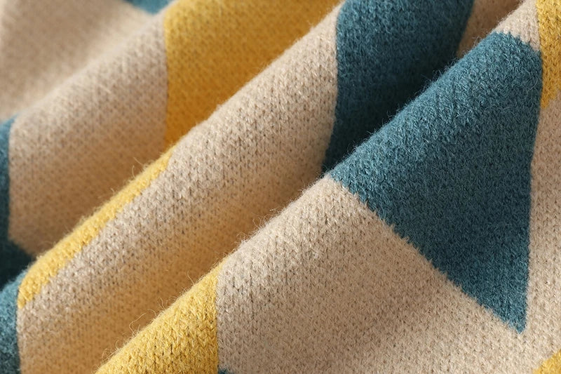 Fashion Geometric O-Neck Thick Sweater