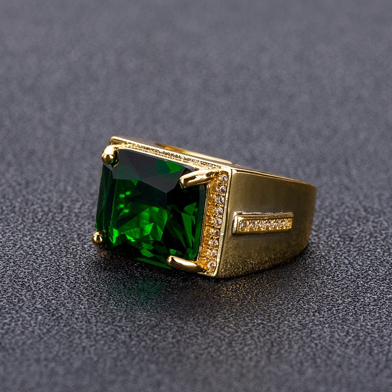 Classic Style Emerald Stone Golden Ring