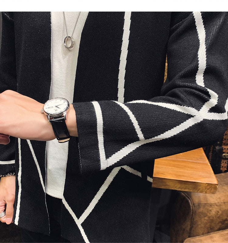 Black in White Line Decoration Knitted Long Sleeve Men Sweater Cardigan