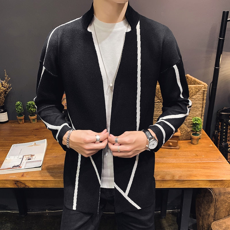 Black in White Line Decoration Knitted Long Sleeve Men Sweater Cardigan