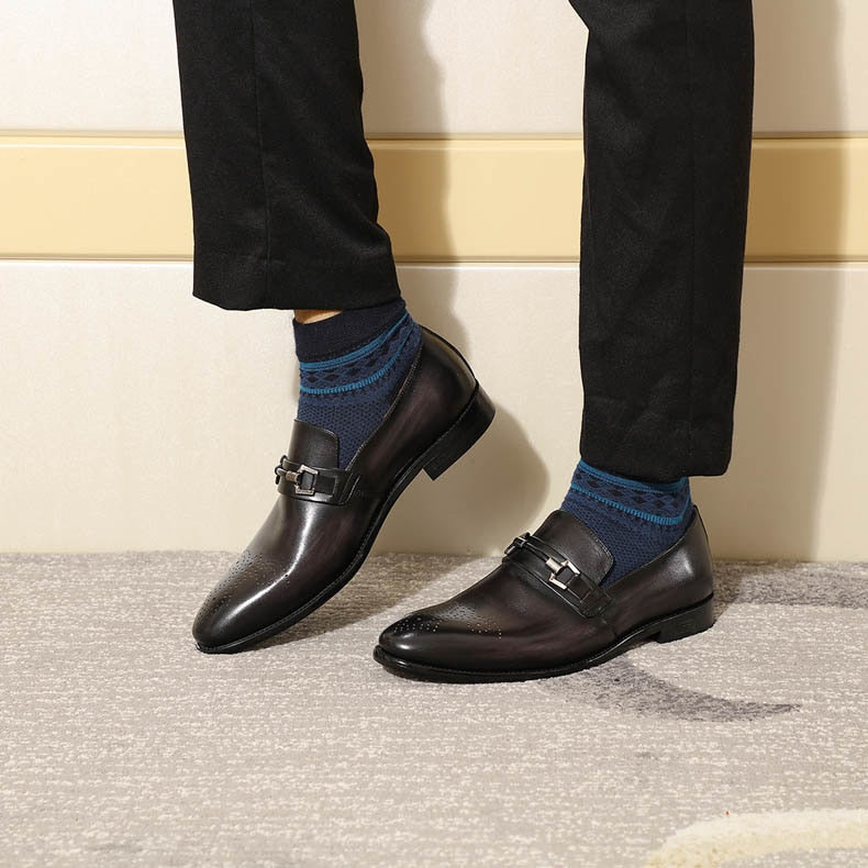 Metal Chain Buckle Medallion Perforated Toe Men Leather Loafer Shoes