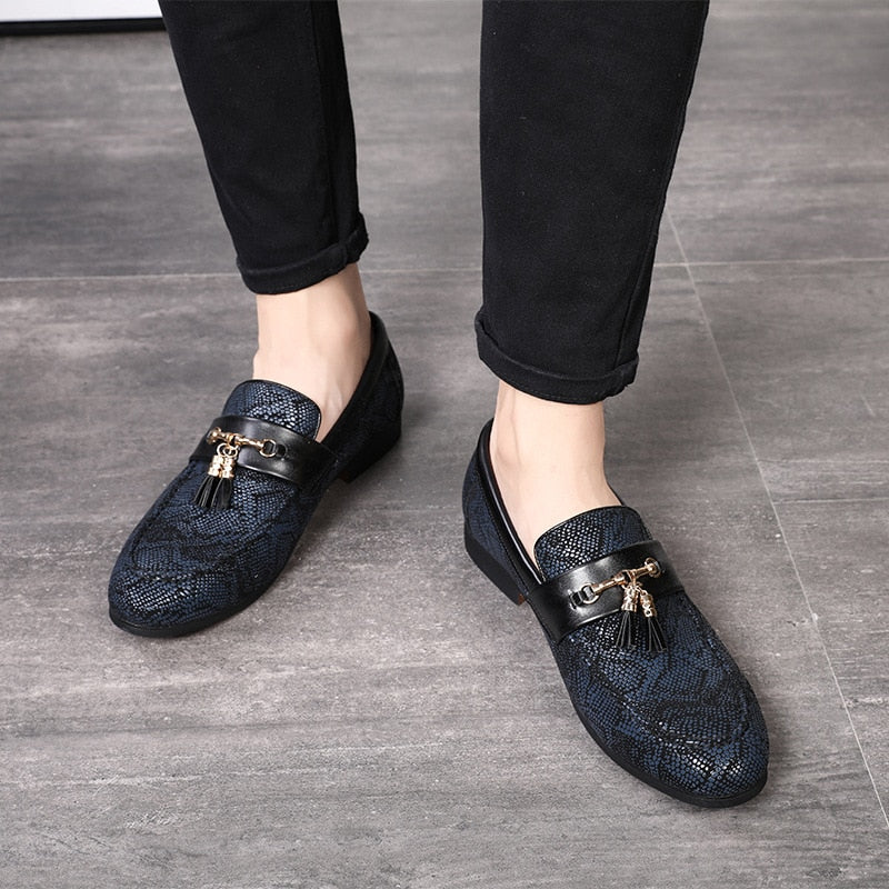 Fancy Snakeskin Pattern with Metal and Tassel Detail Men Loafers Shoes