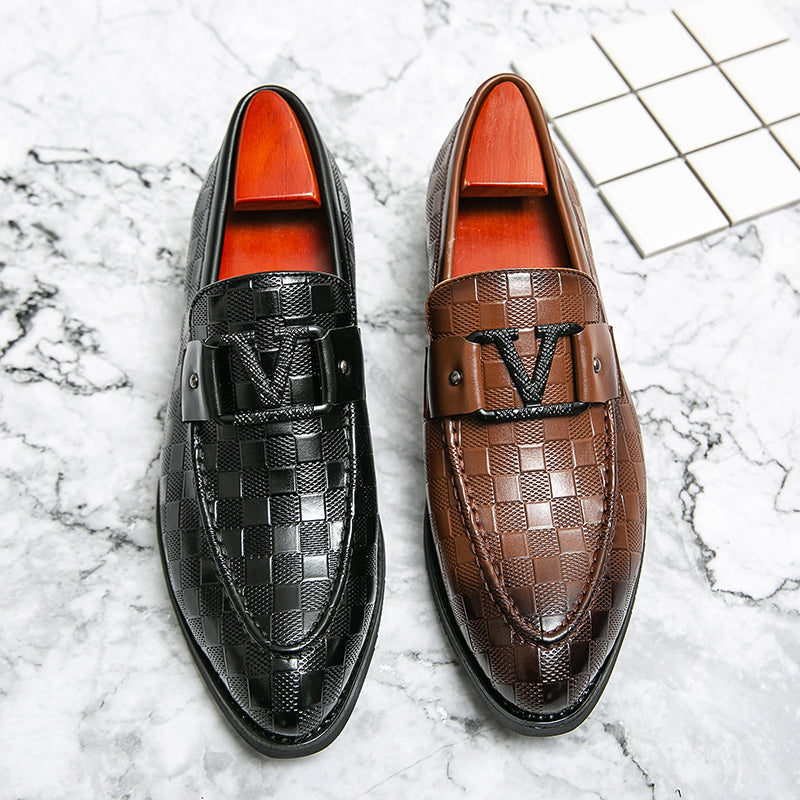 Gradient Anyaman V Buckle Loafer Shoes