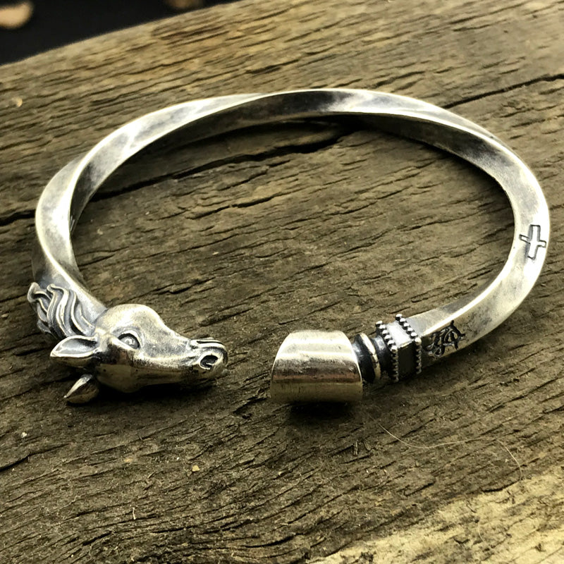 Adjustable Viking Horse Head and Hooves Men Bracelet - FanFreakz
