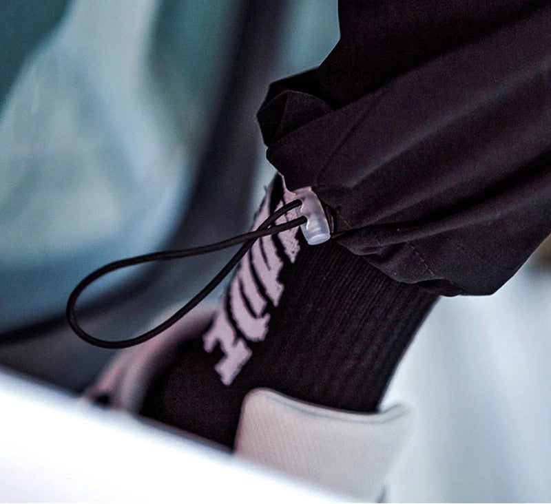 Black in Contrast Pocket Cargo Streetwear Hip Hop Men Pant - FanFreakz