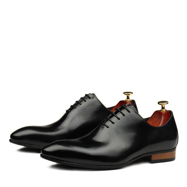 Pointed Toe Carved Perforated Men Leather Oxford Shoes