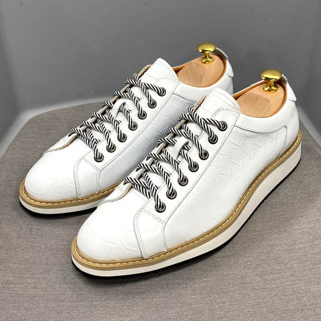 Casual Crocodile Pattern Lace-Up Leather Sneakers