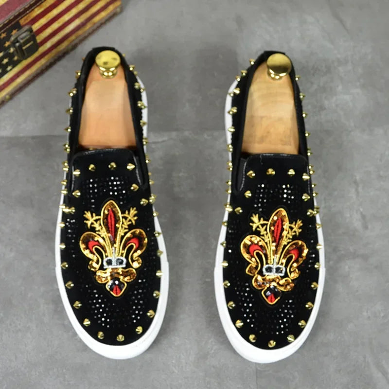 Embroidery Rivet Flat Men's Loafers
