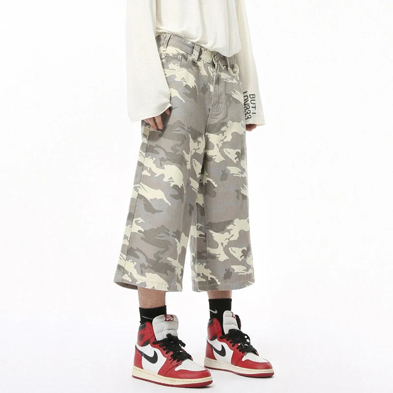 Camouflage Contrast Color Loose Capri