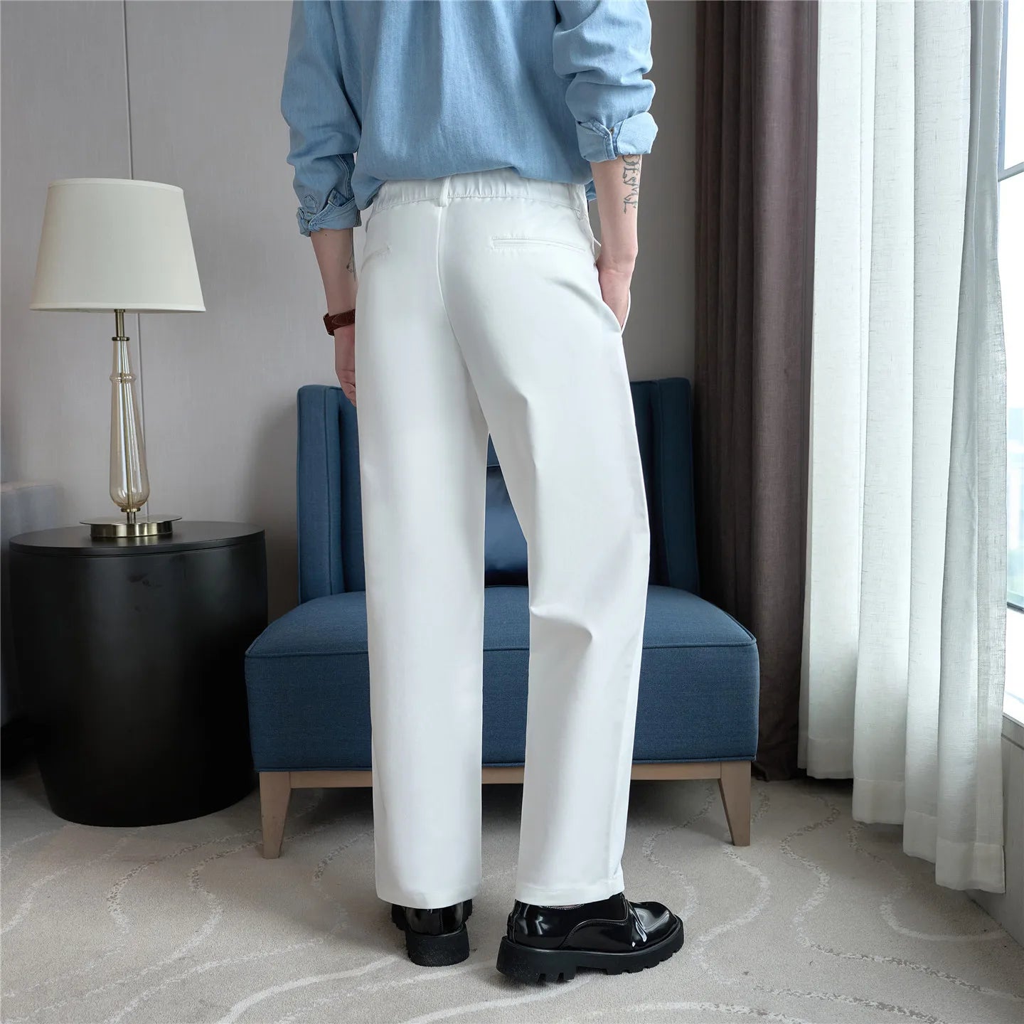 Buttoned Solid Loose-Fit Trousers