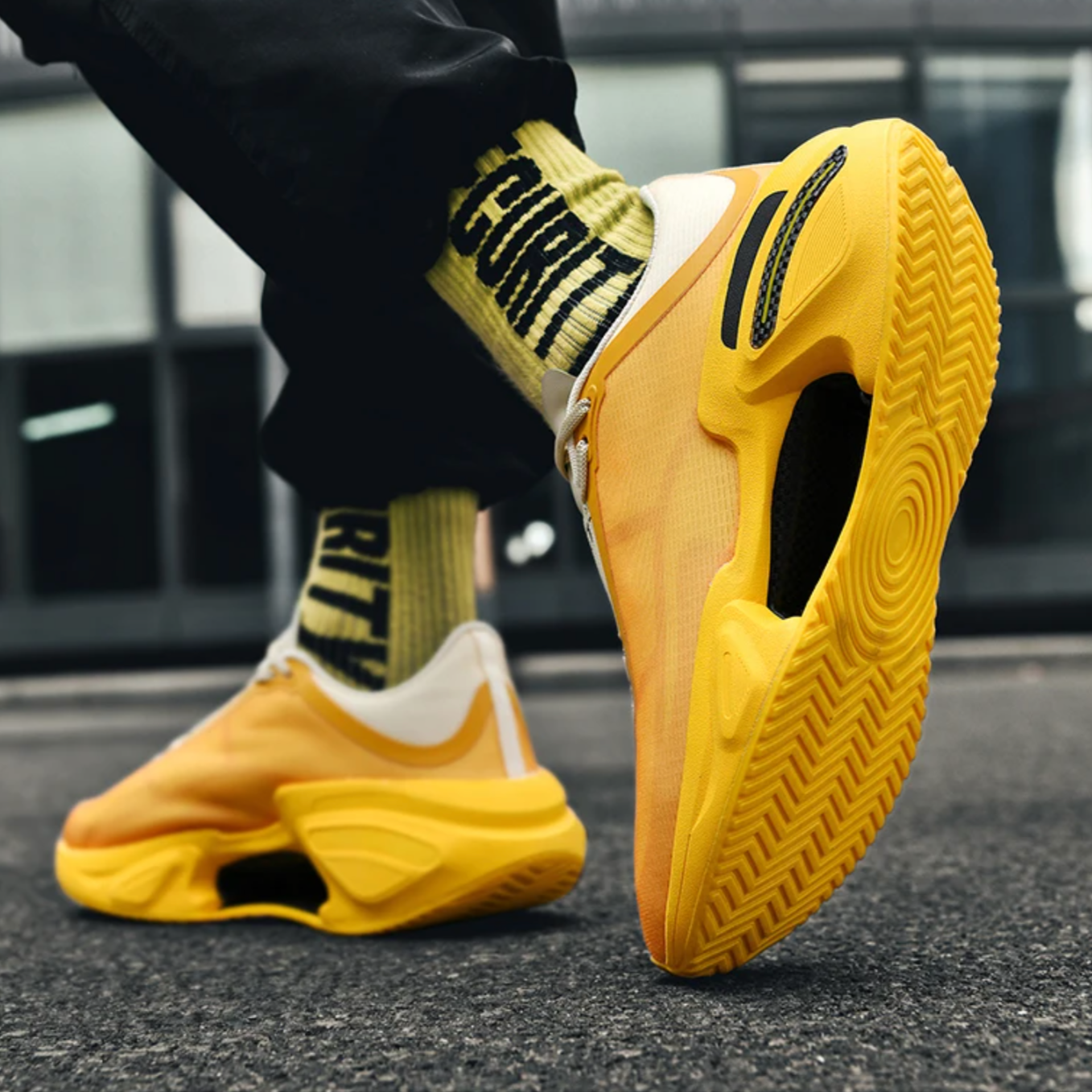 Breathable Lightweight Comfortable Sport Sneakers