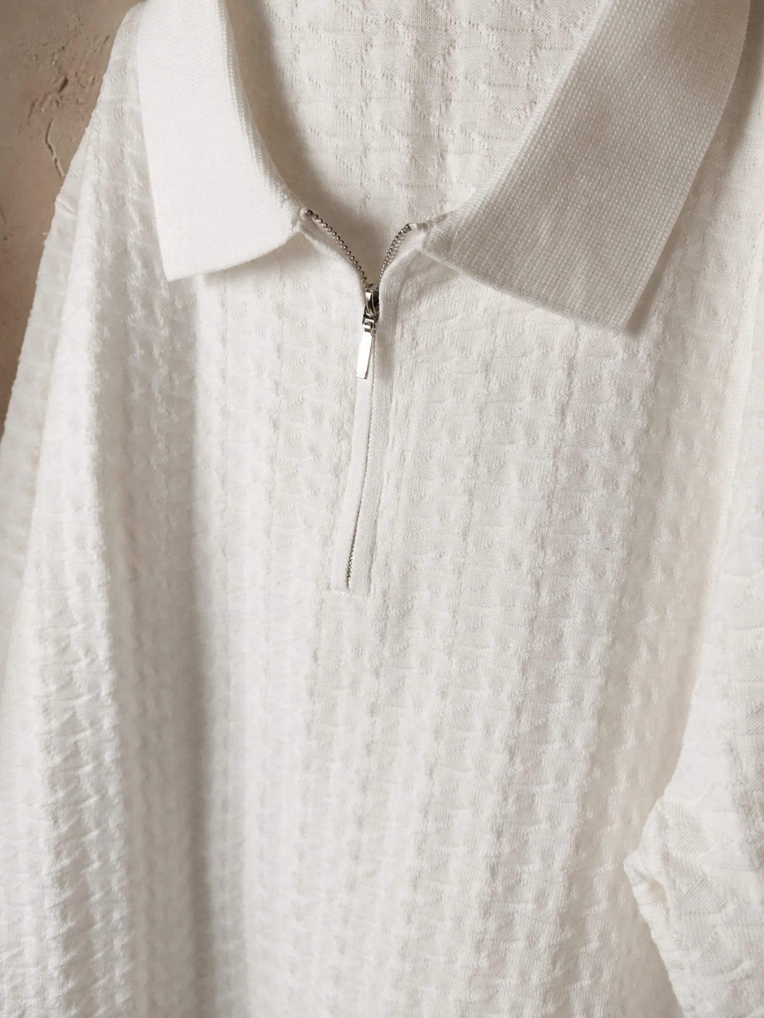 Men's Textured Knitted Zipper Polo Shirt