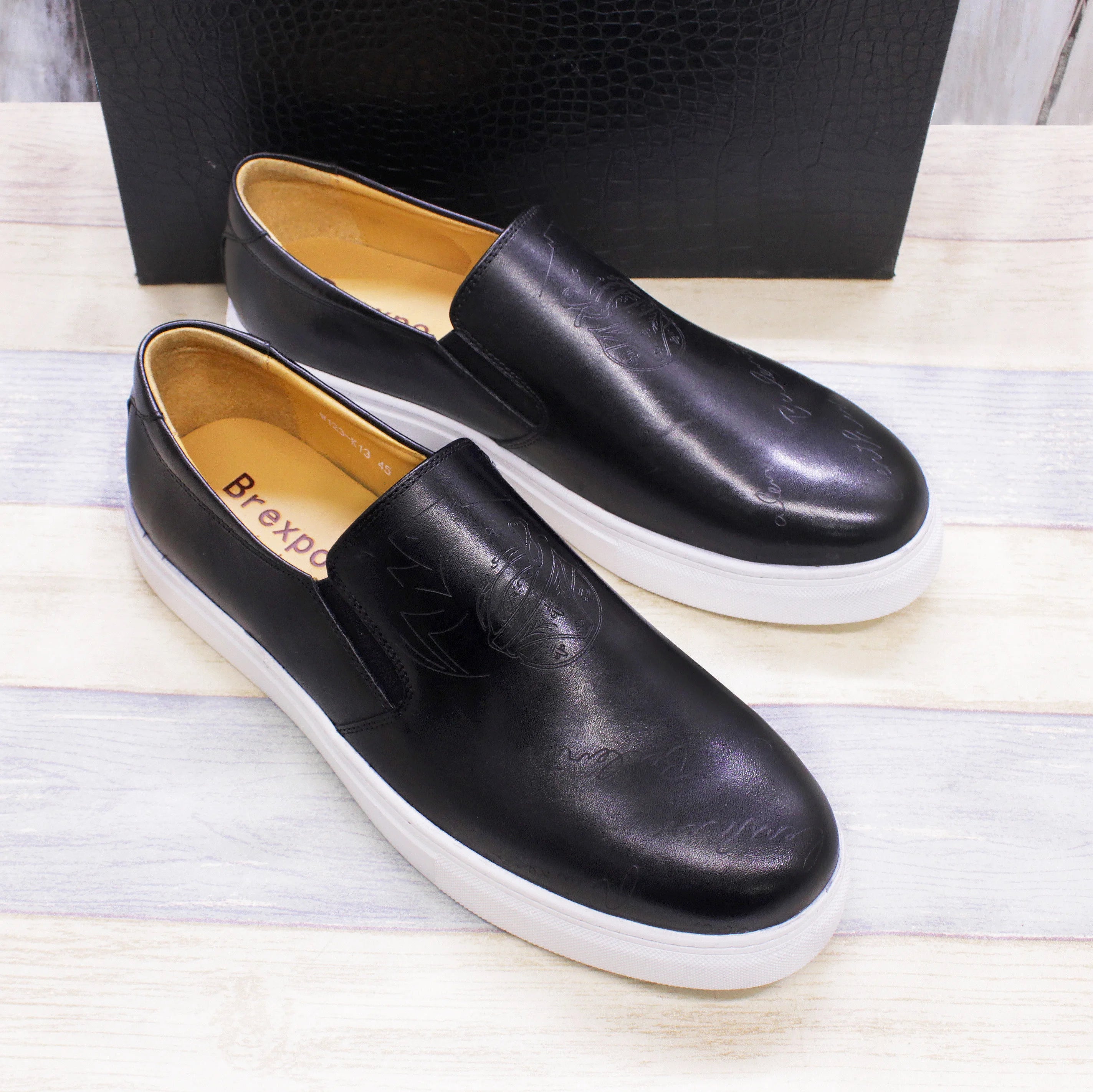 Engraving Genuine Leather Men's Loafers