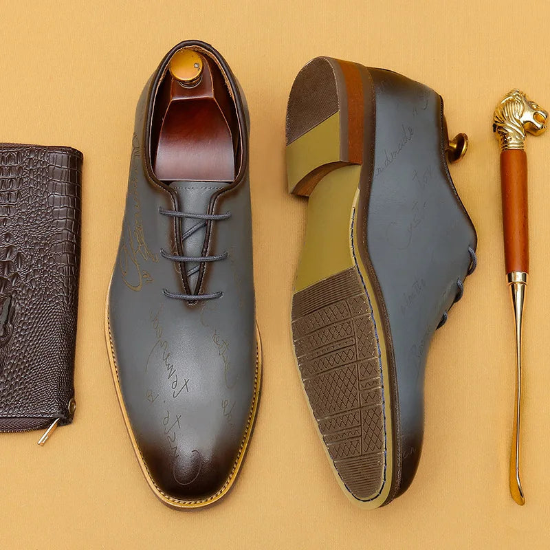 Italic Letter Pattern Leather Men's Shoes