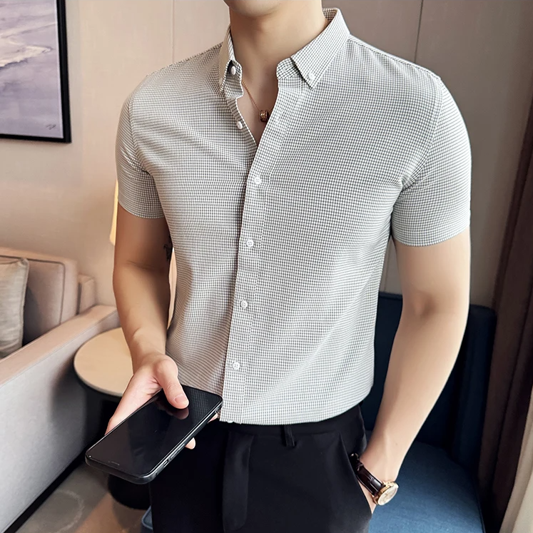 Classic Checkered Short-Sleeved Shirt