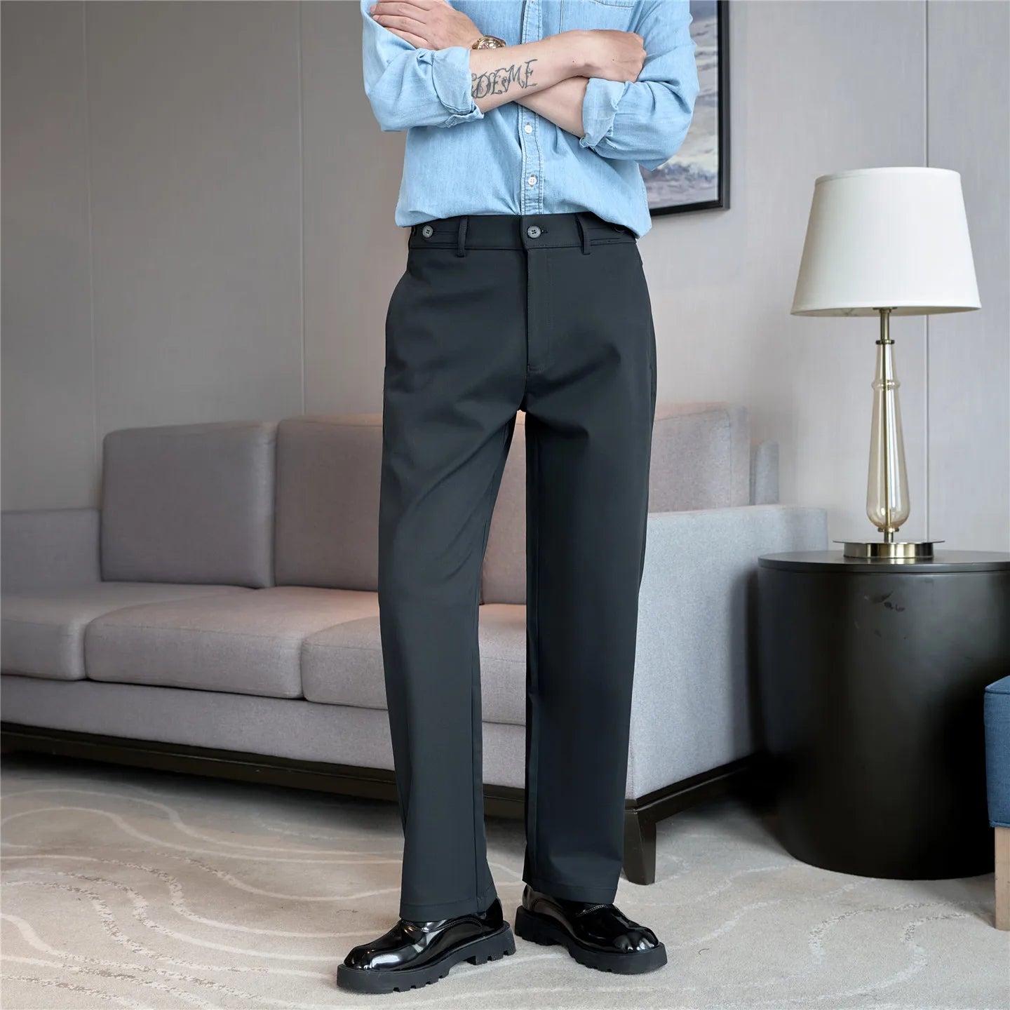 Buttoned Solid Loose-Fit Trousers