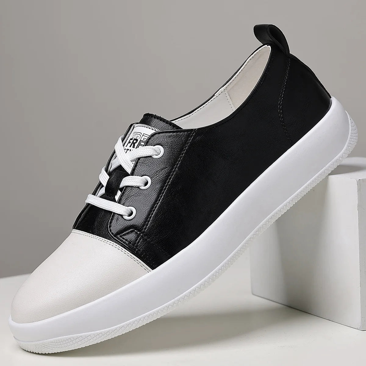 Solid Leather Casual Low-Top Sneakers