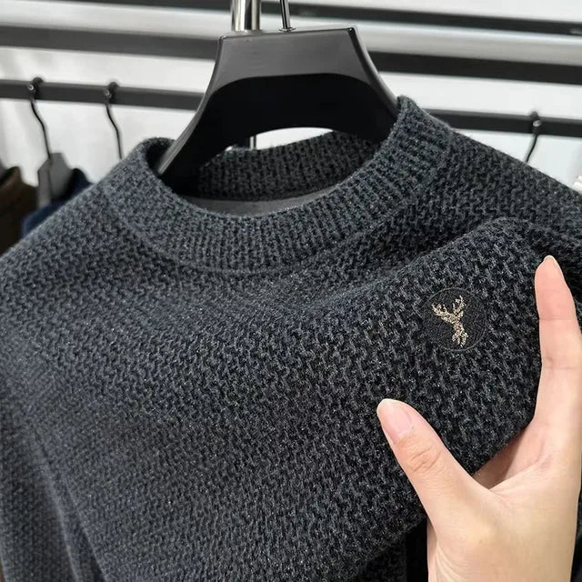 Solid O-Neck Embroidery Knitted Sweater