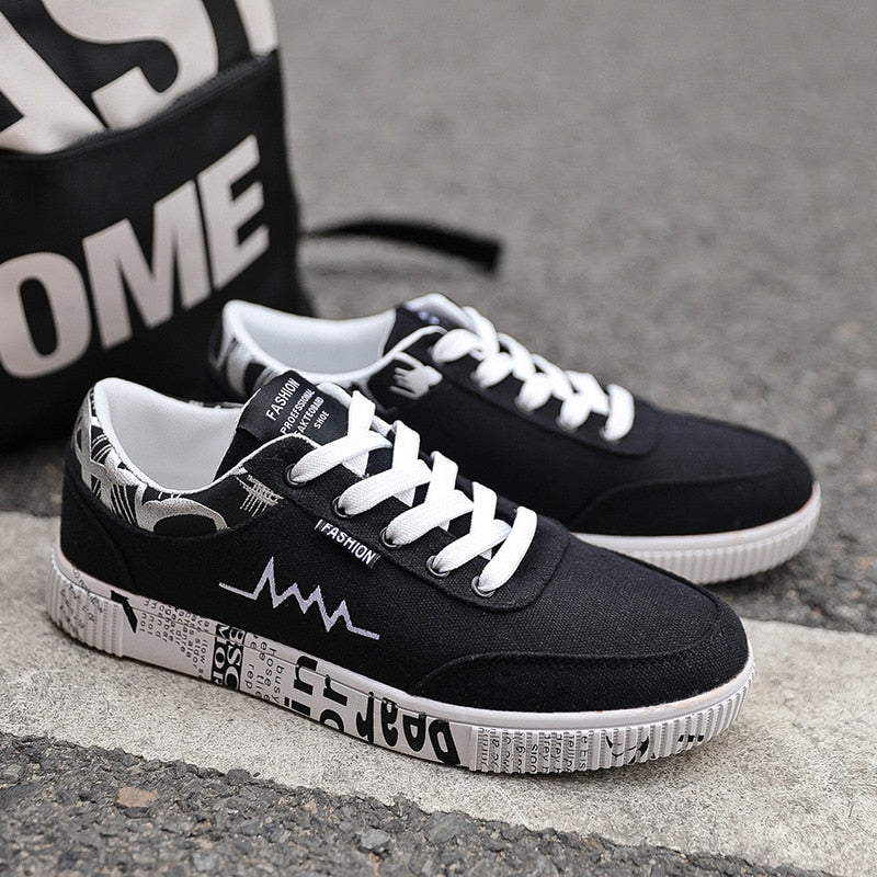 Printed Soles Men Embroidered Low Top Sneakers