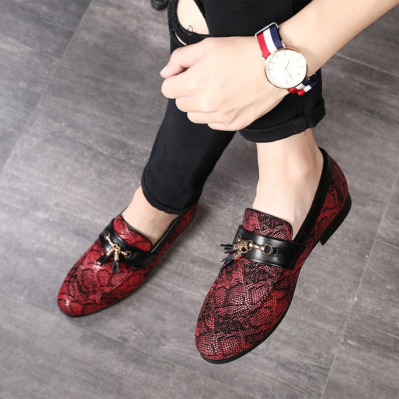 Fancy Snakeskin Pattern with Metal and Tassel Detail Men Loafers Shoes