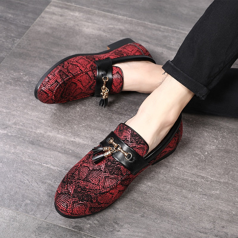 Fancy Snakeskin Pattern with Metal and Tassel Detail Men Loafers Shoes