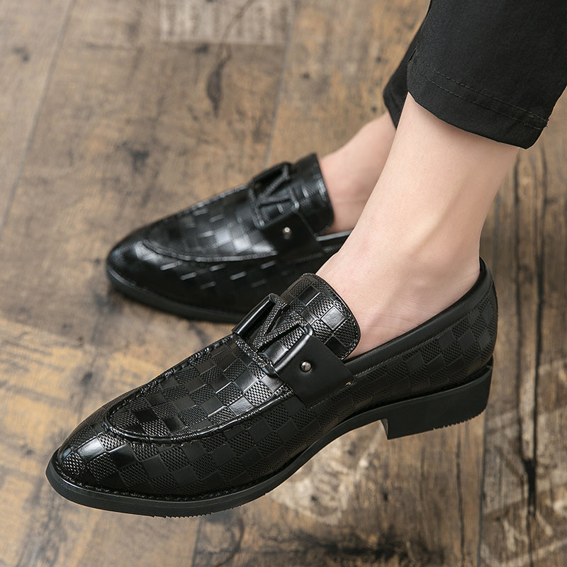 Gradient Anyaman V Buckle Loafer Shoes