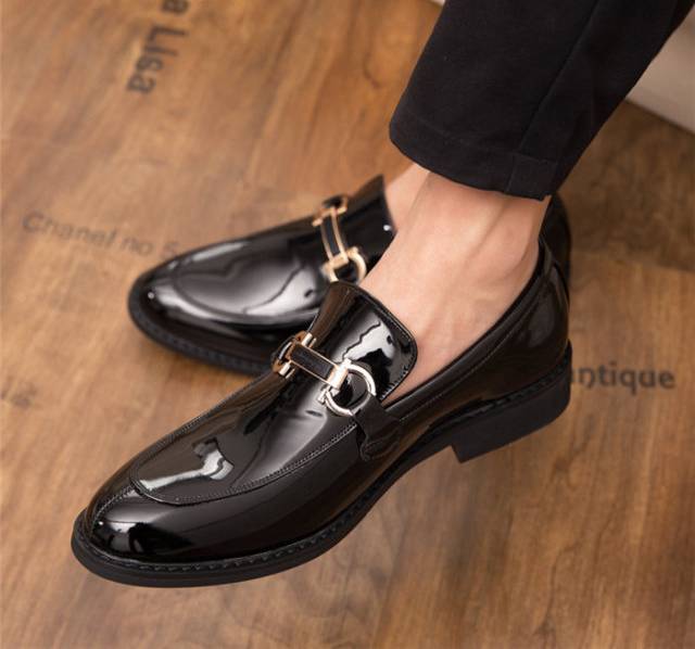 Metal Appliques Black Oxford Shoes