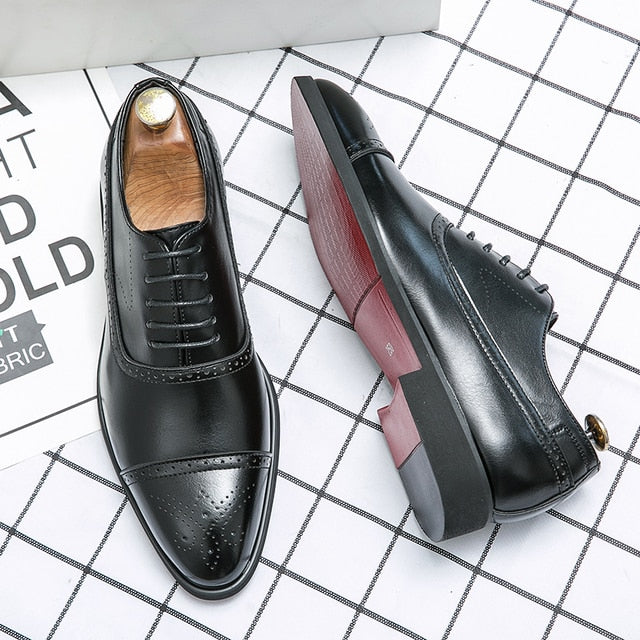 Retro Carved Lace-Up Leather Oxford Shoes